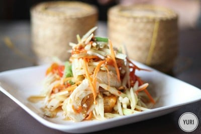 ส้มตำไทยไข่เค็ม