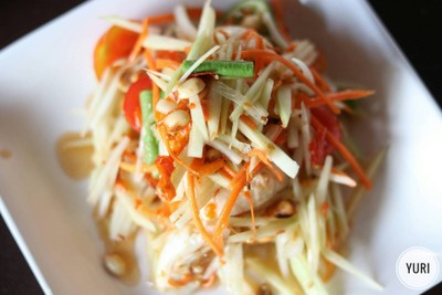 ส้มตำไทยไข่เค็ม