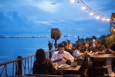 บรรยากาศ เทียบท่า ณ ศรีราชา