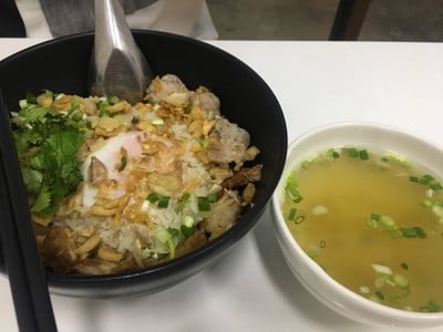เมนูของร้าน ตัวกลมข้าวต้มแห้ง