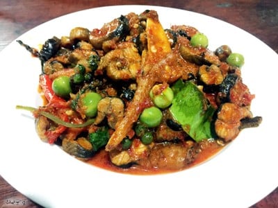 ปลาไหลผัดเผ็ด