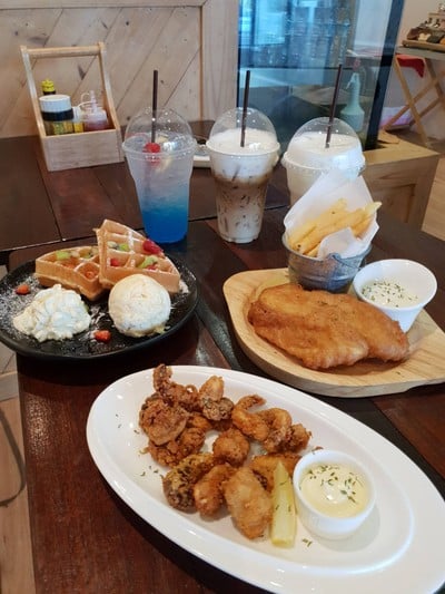 อาหาร หรือ เครื่องดื่ม