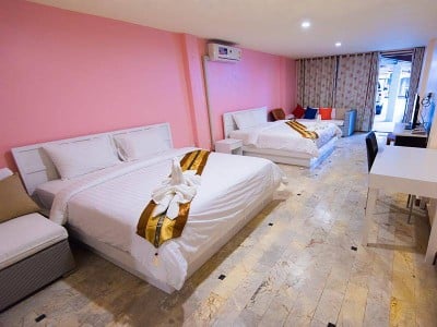 โรงแรมทะเลใส