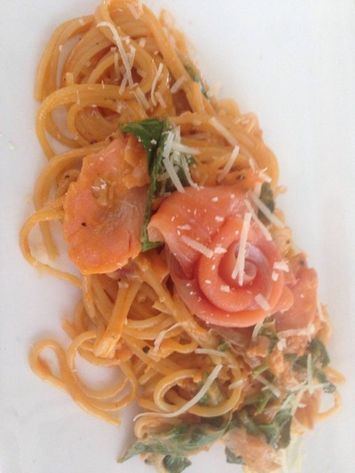 สปาเกตี้แซลม่อนซ็อส