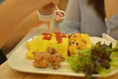 อาหาร หรือ เครื่องดื่ม