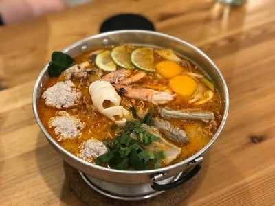 Ease Café (อีส คาเฟ่)