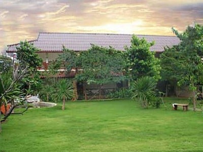 เกาะสีชังรีสอร์ท