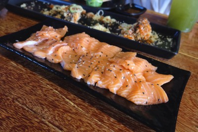 SALMON SASHIMI