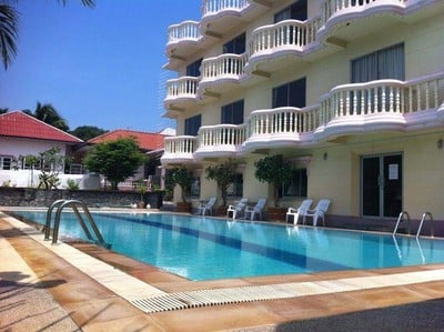 สีชังพาเลส