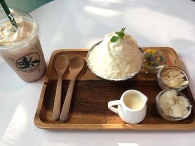 อาหาร หรือ เครื่องดื่ม