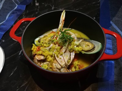 อาหาร หรือ เครื่องดื่ม