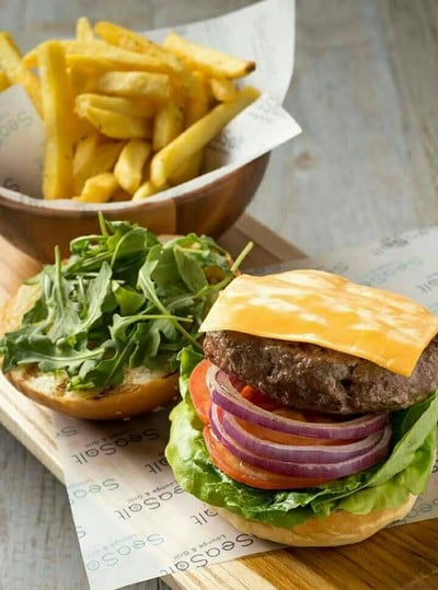 Sea Salt Lounge & Grill