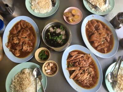 เมนูของร้าน ขาหมูเลิศรส เซ็นหลุยส์