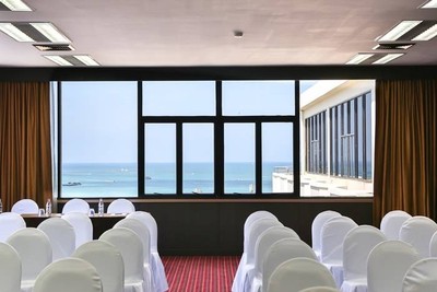 ห้องสมประสงค์ 2 ขนาด 104 ตรม. มีแสงธรรมชาติ ไม่มีเสาในห้อง มีสิ่งอำนวยความสะดวกค