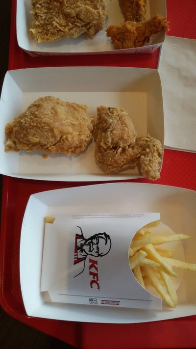 อาหาร หรือ เครื่องดื่ม