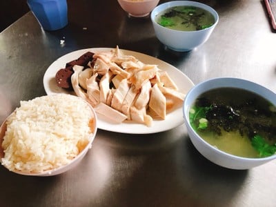 ข้าวมันไก่นายโฮ