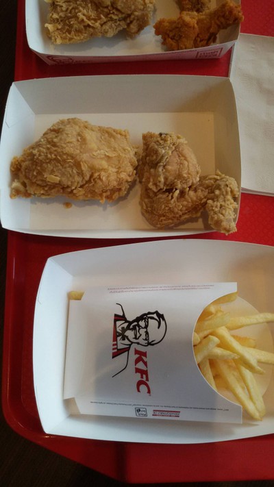 อาหาร หรือ เครื่องดื่ม