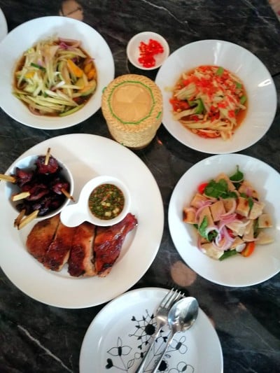 อาหารออกเซตแรก​ ถ้าหิวก็บอกให้อาหารออกมาทีละอย่างได้เลย