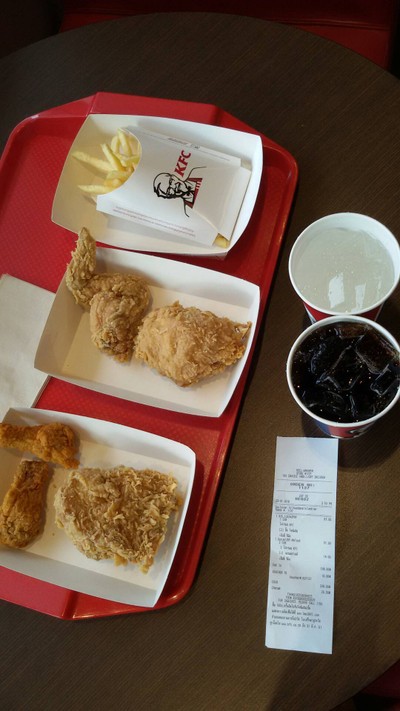 อาหาร หรือ เครื่องดื่ม