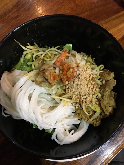ขนมจีนหมูตะไคร้