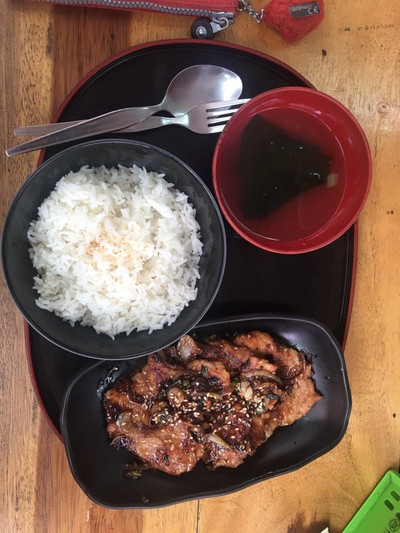 อาหาร หรือ เครื่องดื่ม