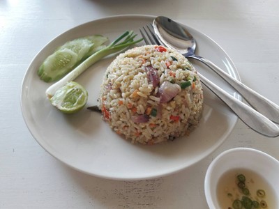 ข้าวผัดแหนม