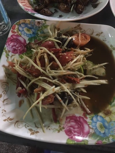 ป้าบัวหมูจุ่มลาดหญ้า สาขาถนนลาดหญ้า5หน้ากสิกรไทย ย้ายไป สาขา2ถนนอิสภาพซอย12จะอยู่ฝั่งตรงข้ามซอยอิสรภาพ7 ก่อนถึงไฟแดงบ้านแขกอยู่ฝั่งขวามือคะ