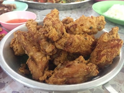 ไก่ทอดพริกไทยดำ