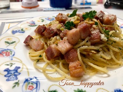 วิธีทำ Bacon Garlic Spaghetti 