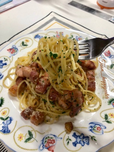 วิธีทำ Bacon Garlic Spaghetti 