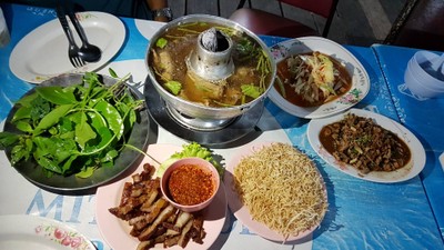 อาหาร หรือ เครื่องดื่ม