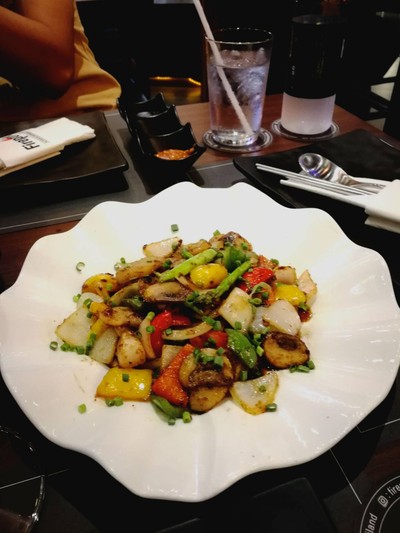 หอยเชลล์ย่างซอสเห็ด