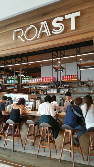 บรรยากาศ Roast เอ็มควอเทียร์