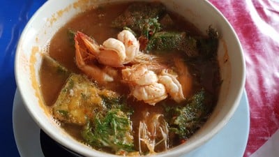 แกงส้มชะอมกุ้ง