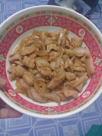 หมูผัดหอมใหญ่