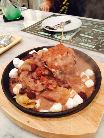 โรตีกระทะร้อน