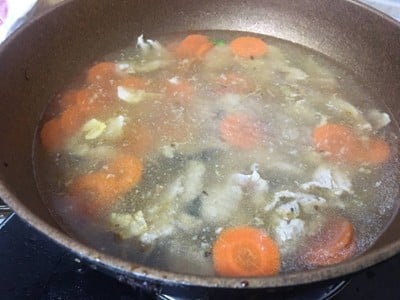 วิธีทำ ราดหน้าหมูนุ่มน้ำมันงาคะน้าฮ่องกง