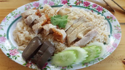 ข้าวมันไก่ หมูกรอบ