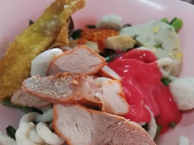 เมนูของร้าน ก๋วยเตี๋ยวปลาเจ๊ใหญ่ หัวหิน ลูกชิ้นปลาอินทรีย์แท้100%