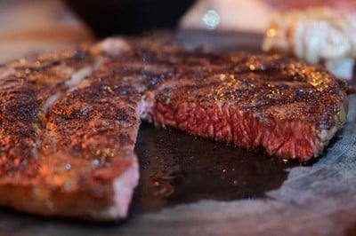 Cocotte Farm Roast & Winery พร้อมพงษ์