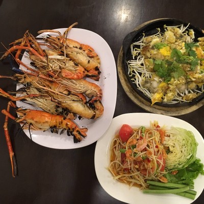 อาหาร หรือ เครื่องดื่ม