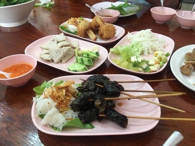 แหนมเนืองคุณอ้อ (Nam Nuang Khun Aor) บึงกาฬ แหนมเนืองคุณอ้อ (Nam Nuang Khun Aor) บึงกาฬ