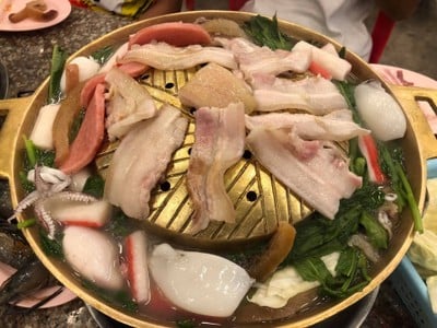 แม่น้ำหมูกะทะ 2 ร่มเกล้า