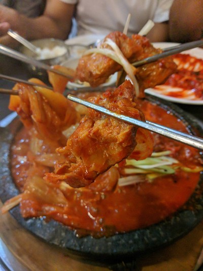 ซี่โครงหมูหม้อไฟ