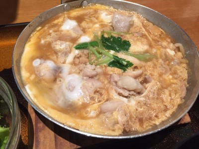 ข้าวหน้าไก่ใส่ไข่