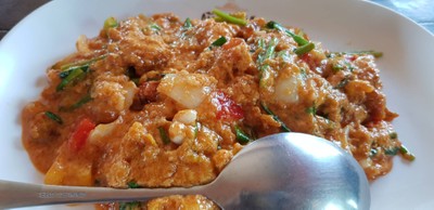 ปูนิ่มผัดผงกระหรี่