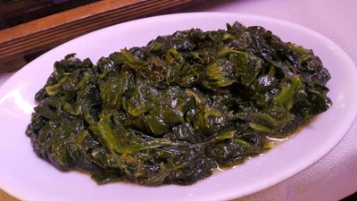 Suteed spinash with olive oil
