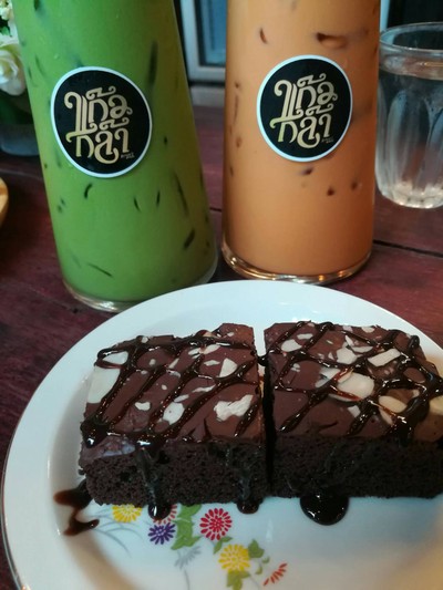 อาหาร หรือ เครื่องดื่ม