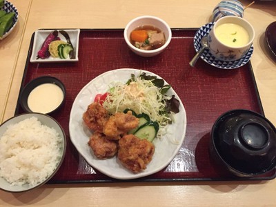 สะโพกไก่ทอดทารุทารุซอส