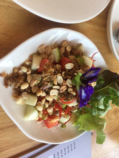 ยำแอปเปิลเขียวปลาทูแซ่บ อร่อย